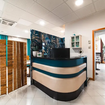 מלון Del Corso 2*