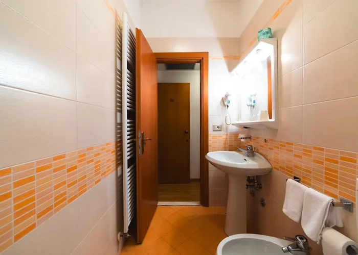 Del Corso 2* بيبيوني