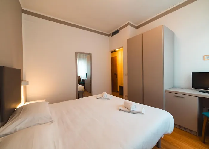 Del Corso 2* بيبيوني